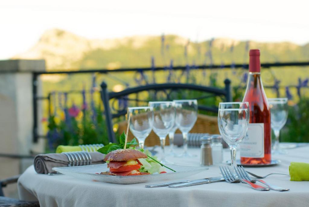 אנדוזה Logis Hotel Restaurant La Porte Des Cevennes מראה חיצוני תמונה
