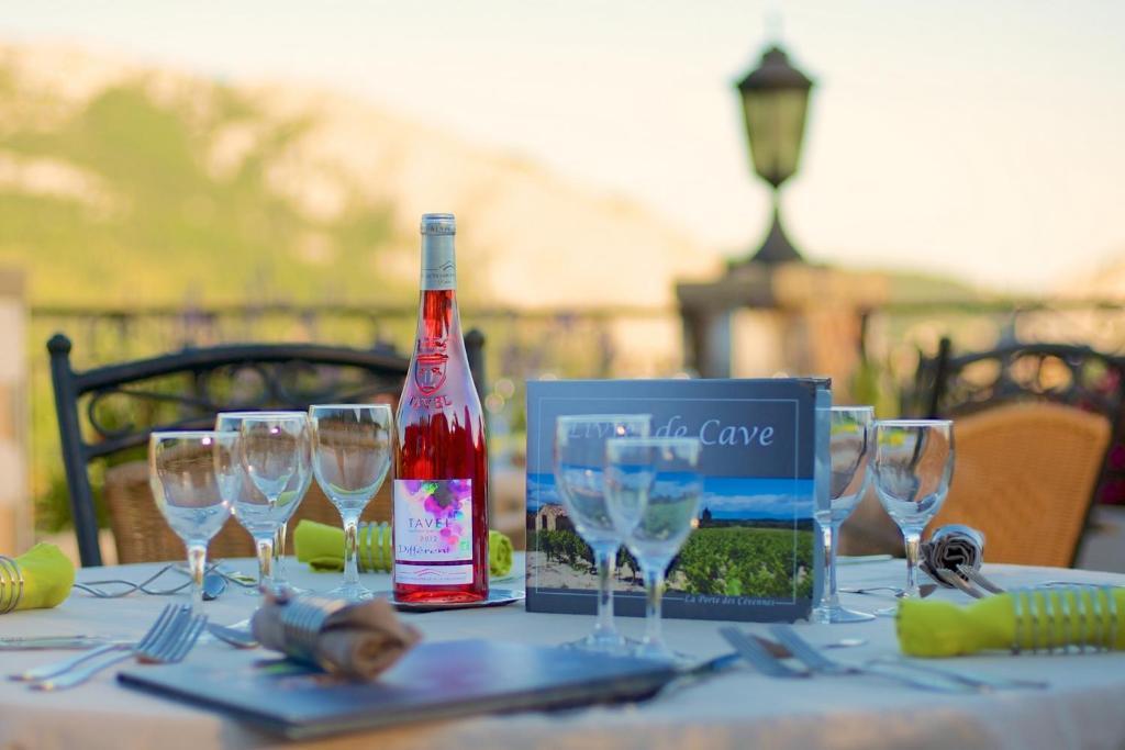 אנדוזה Logis Hotel Restaurant La Porte Des Cevennes מראה חיצוני תמונה