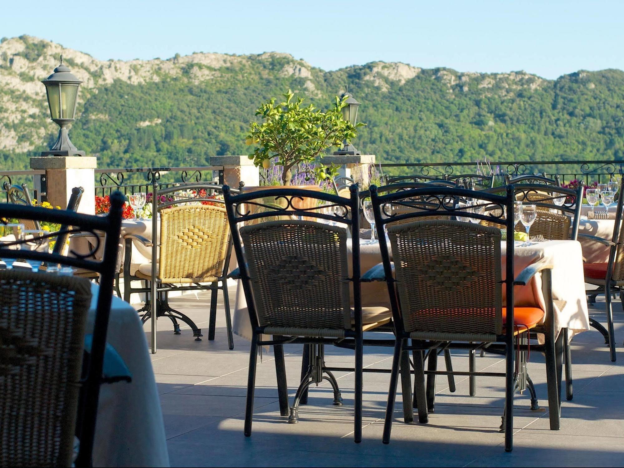 אנדוזה Logis Hotel Restaurant La Porte Des Cevennes מראה חיצוני תמונה