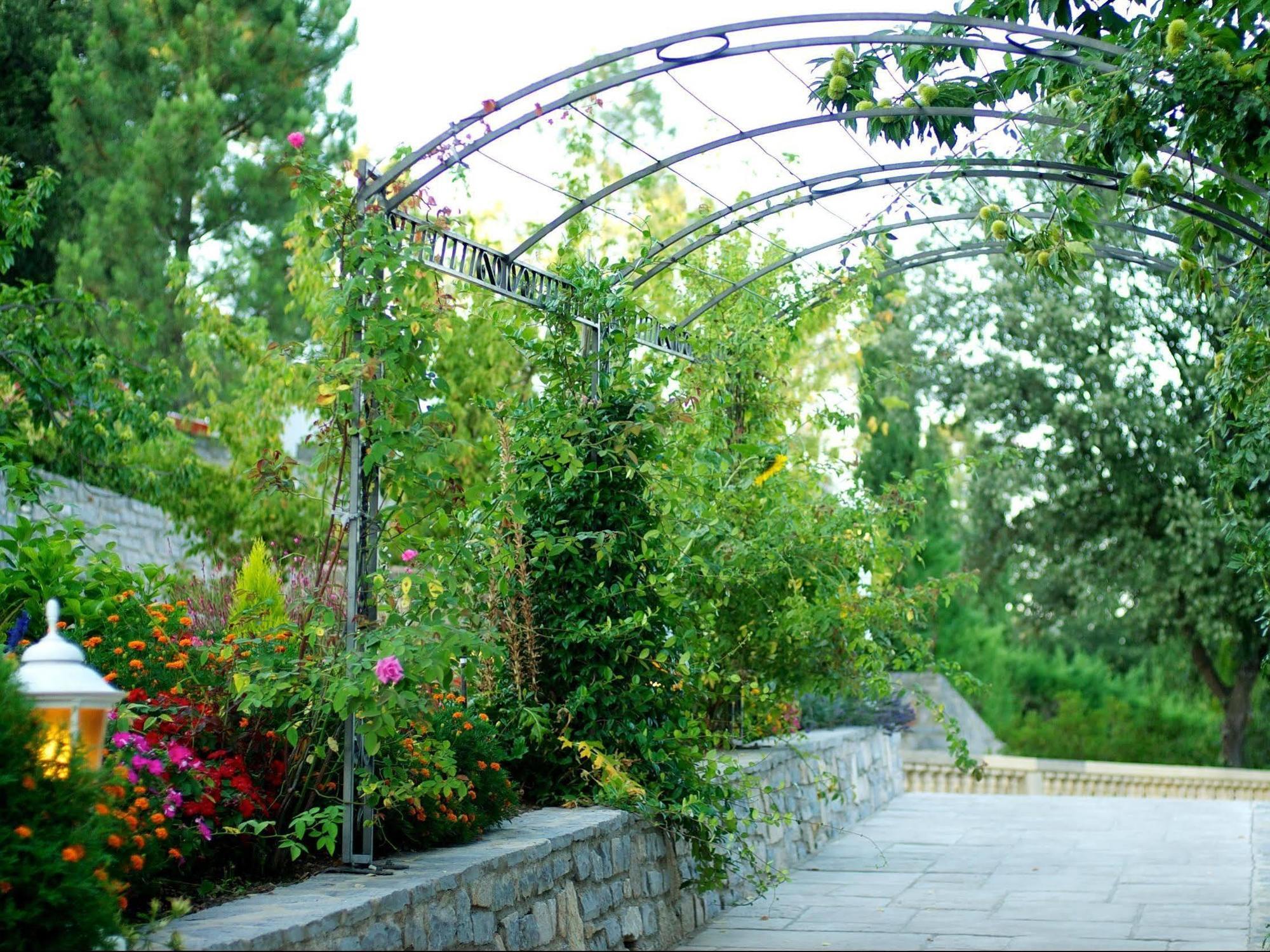 אנדוזה Logis Hotel Restaurant La Porte Des Cevennes מראה חיצוני תמונה