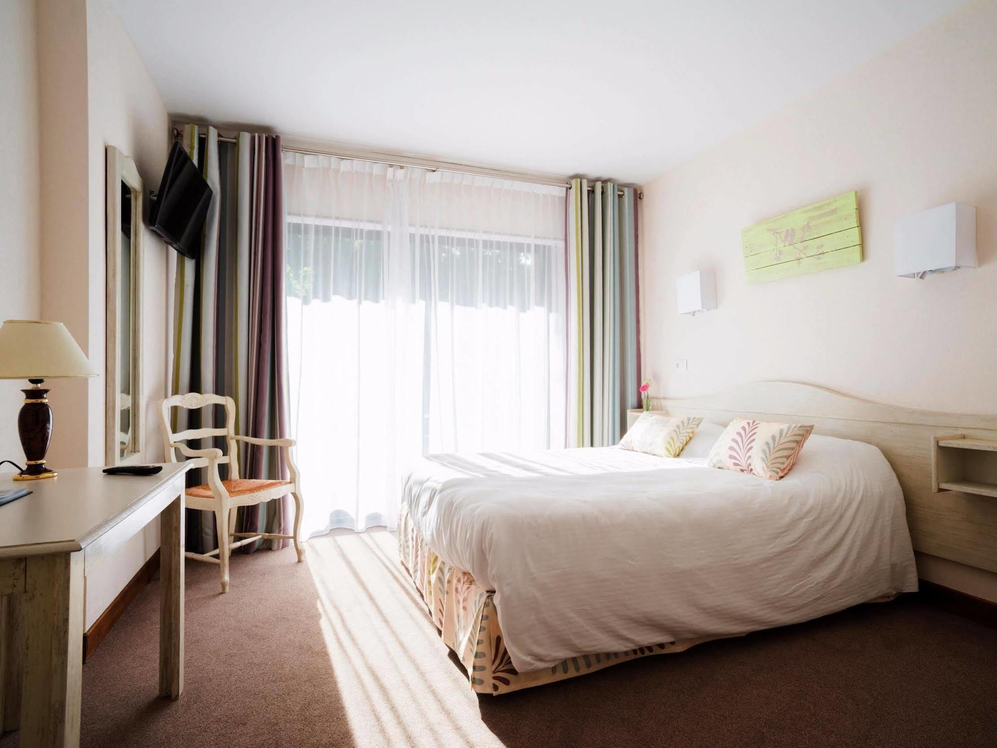 אנדוזה Logis Hotel Restaurant La Porte Des Cevennes מראה חיצוני תמונה